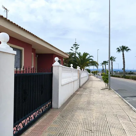 Casa de Férias Cozy In La Marina Only 10 Minutes From The San Fulgencio