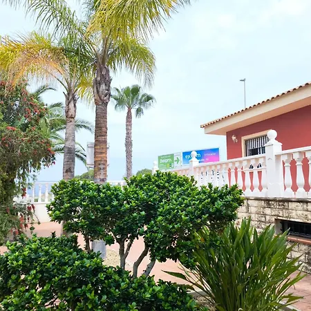 Cozy In La Marina Only 10 Minutes From The